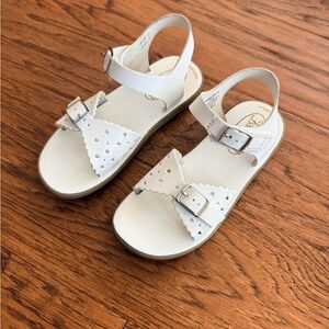 Footmates Ariel Waterproof Sandals -
EUC - Size 13 White